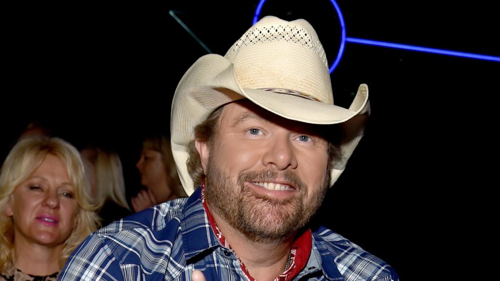 Toby Keith’s son’s emotional last photo with famous dad is flooded with sympathetic messages from fans