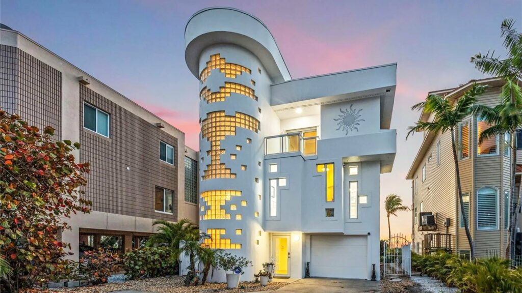 Let’s Be Clear: Glass Block Home in Florida Is a Gleaming Delight for $3.8M
