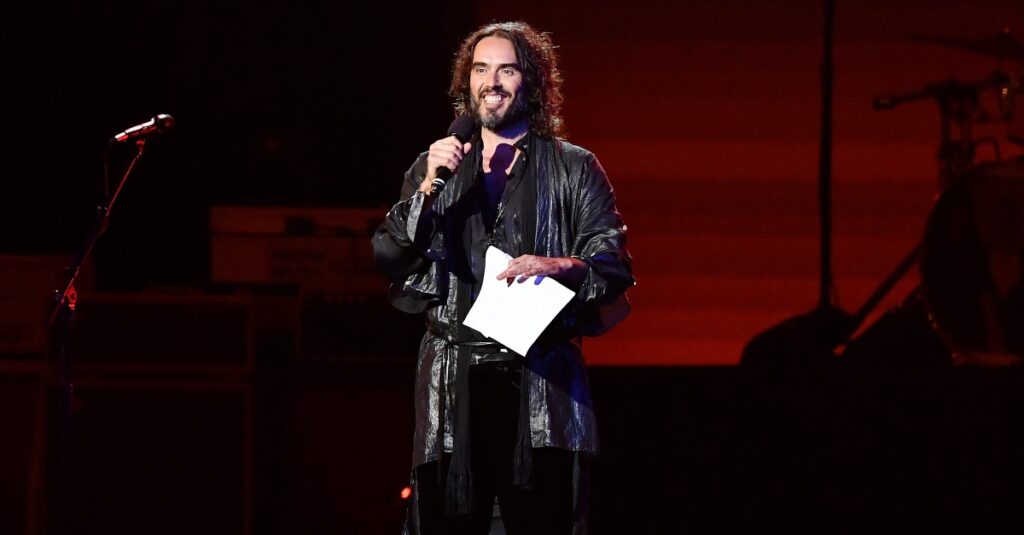 ‘Blessed’: Comedian and Actor Russell Brand Gets Baptized at River Thames