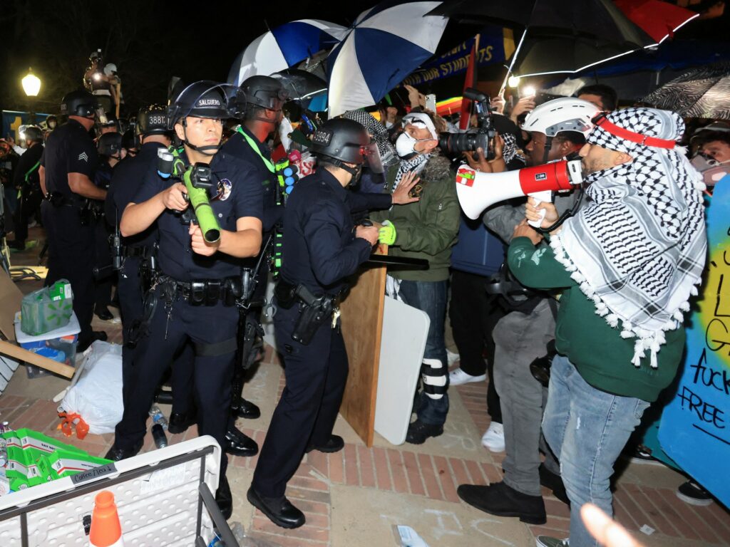 US police filmed leaving UCLA anti-war camp