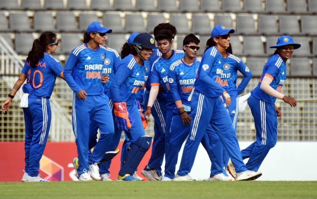 Shafali, Mandhana guide India to series win