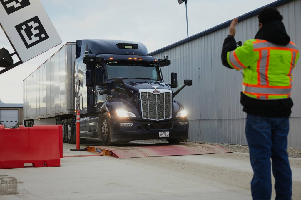 Self-Driving Trucks Claim Climate Benefits