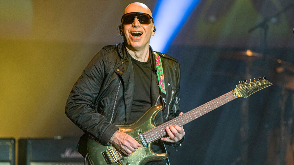 Make like Joe Satriani and craft silky smooth, effortlessly fast, and highly impressive solos with our legato video masterclass