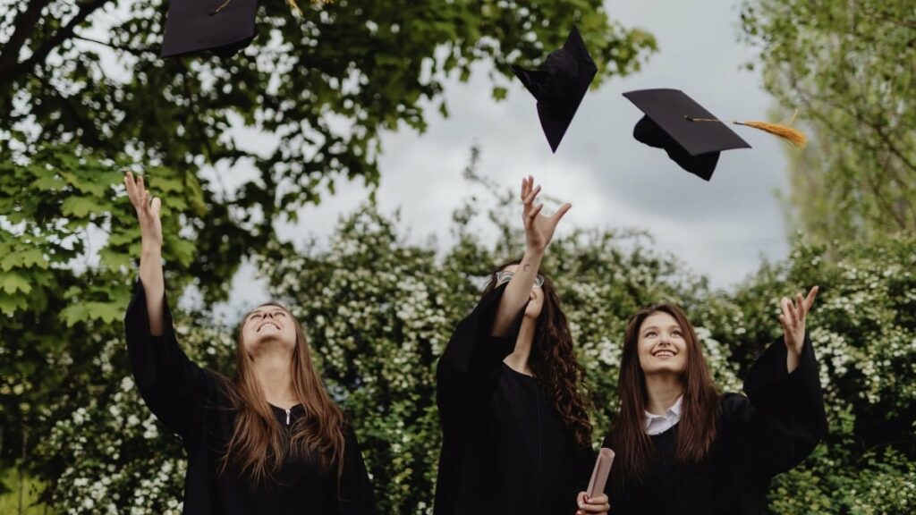 Best graduation gifts for her: 50 gift ideas for college grads