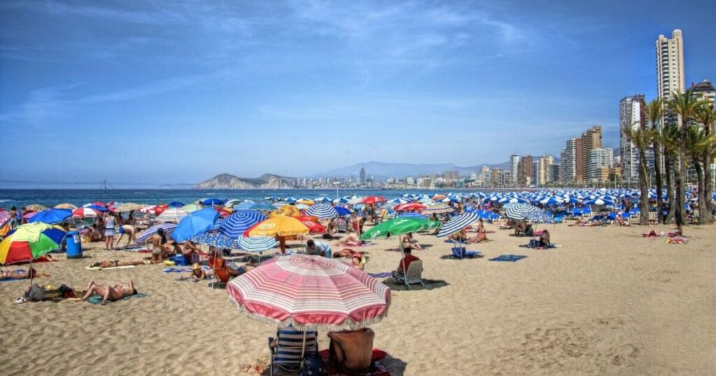 Tourists slam Benidorm beach filled with ‘rotting seaweed’ and ‘foul-mouthed Brits’