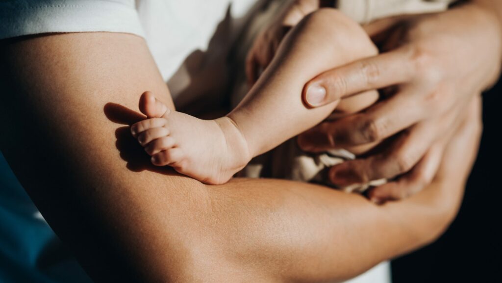 Surprise Of A Lifetime! Florida Nurse Delivers Her Own Baby After Going Into Labor At Home