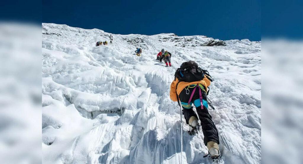 Nepal: Everest climbing season begins; China reopens Tibetan route