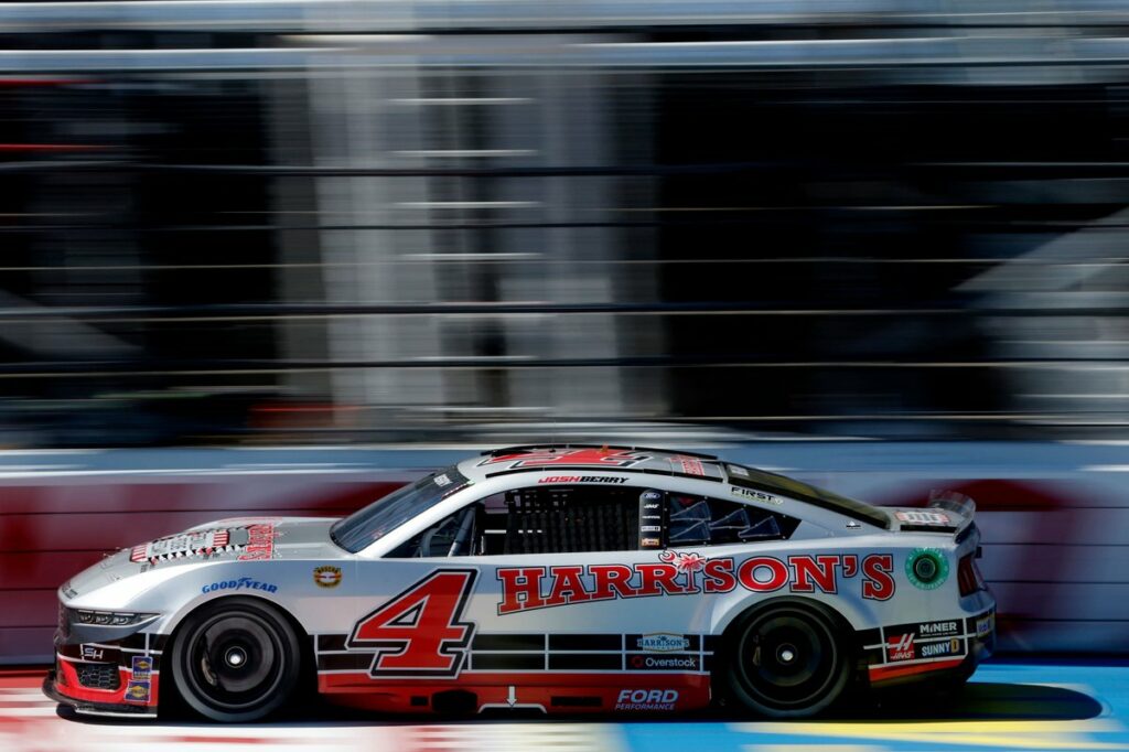 Stewart-Haas Racing impresses with double top-five at Darlington