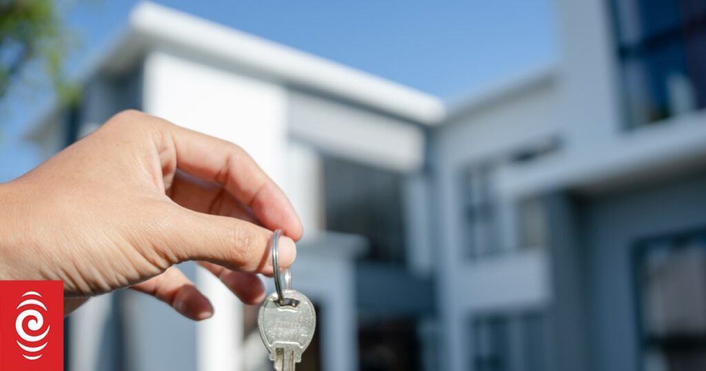 National median sale price rises to $790,000 in sluggish housing market