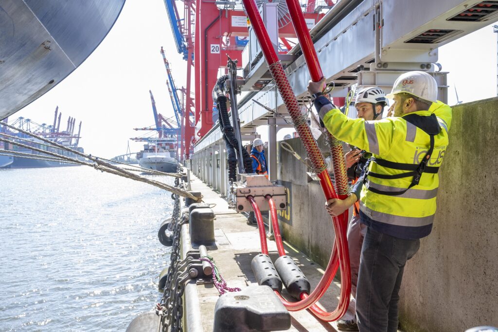 Hamburg first European port to offer shore power for container and cruise ships
