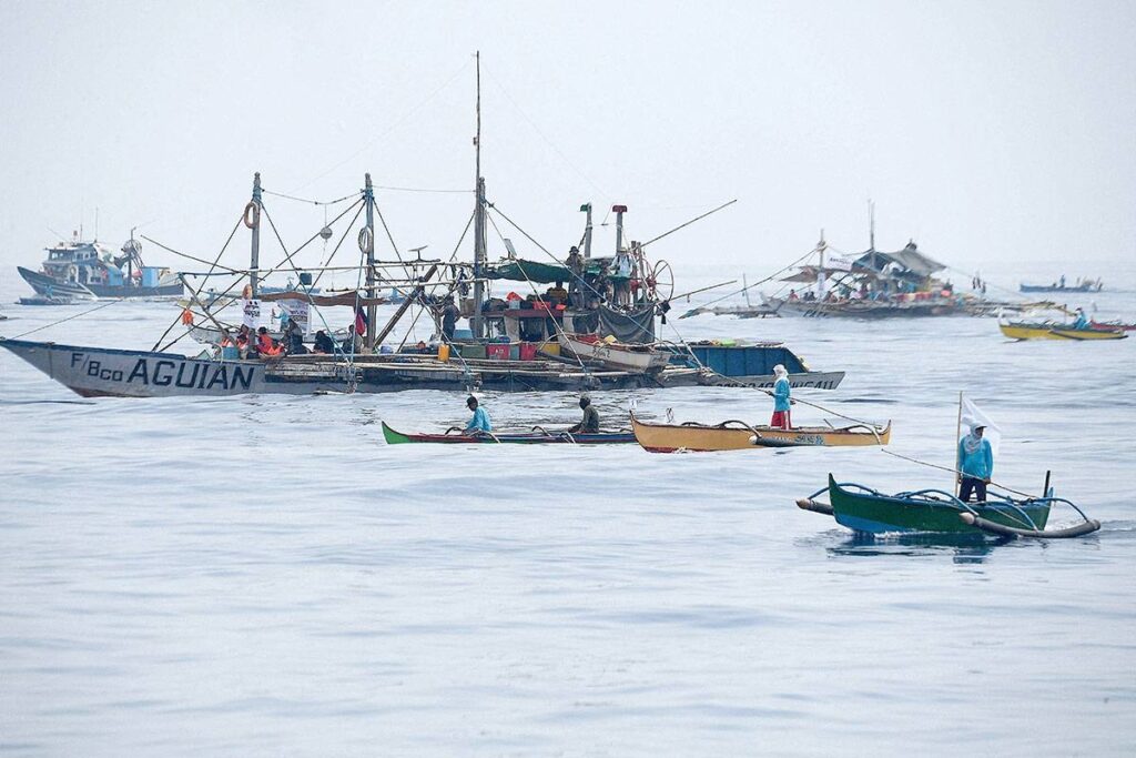 China Coast Guard shadows PH convoy