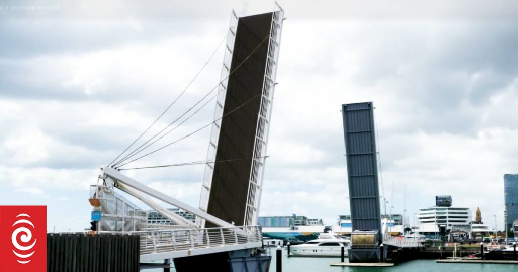 Free ferry trial extended as Wynyard Bridge closure continues