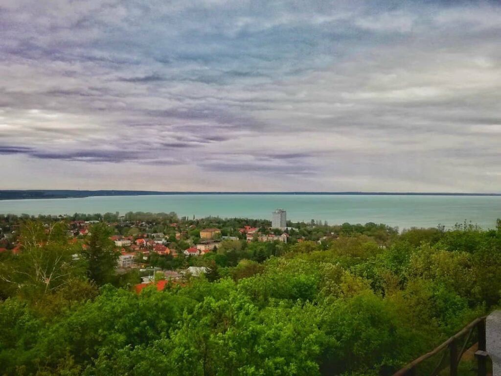 Lake Balaton forecast: guest workers to ease labour shortage, relatively low price increase