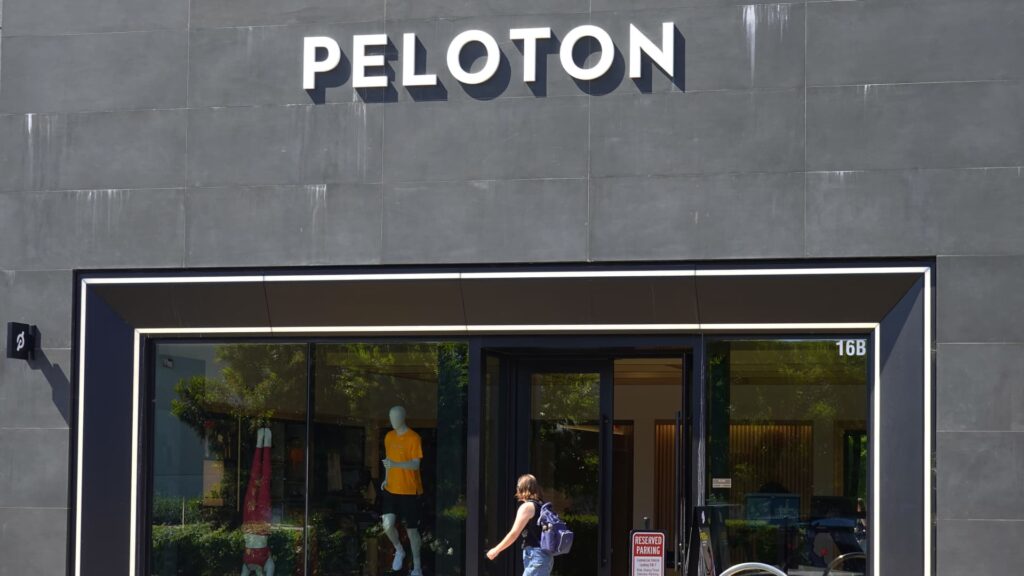 Peloton shares drop after it announces refinancing to stave off cash crunch