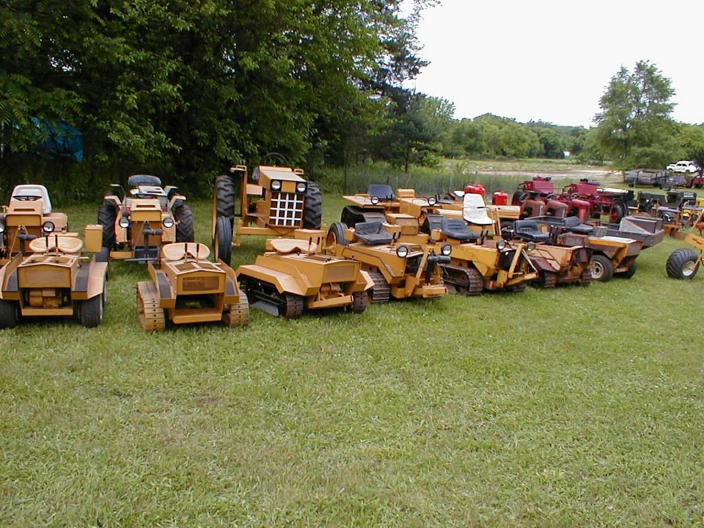 Stuck on Struck Mini Dozers – Big Collection Focuses on Small Machines