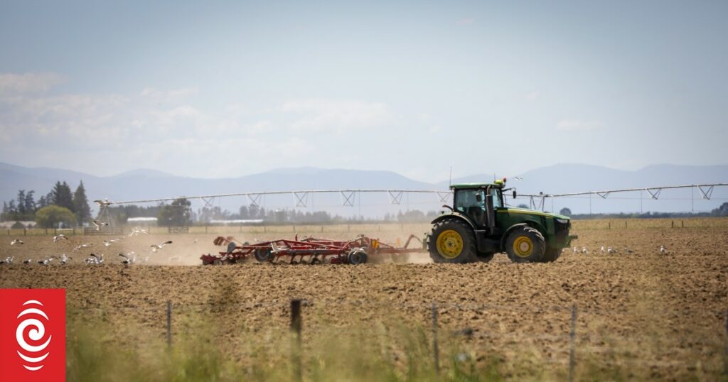 Farming families facing ‘huge pressue’ from rural lending and banks