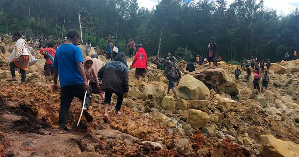 More than 670 feared dead after huge landslide in Papua New Guinea