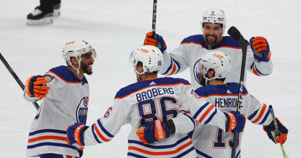 Connor McDavid, Oilers Celebrated By NHL Fans for Taking WCF Series Lead vs. Stars