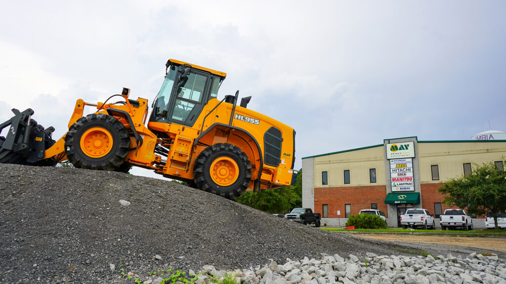 VAST INVENTORY, QUALIFIED MECHANICS, AND A 24-HOUR SERVICE TURNAROUND COMMITMENT AT HYUNDAI DEALER MAY/RHI IN NC/SC