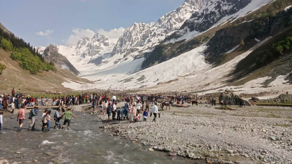 Glacier collapse in Jammu and Kashmir leaves one missing; two tourists rescued