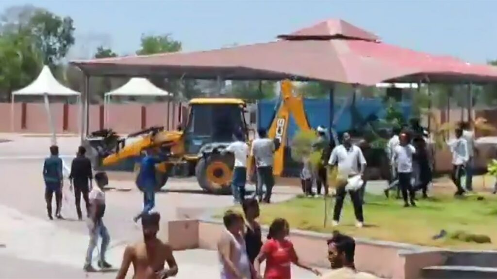 Video: Over 100 men vandalise Rajasthan water park with JCB machine