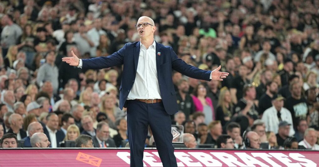 Dan Hurley turns down Lakers’ $70 million offer to stay at UConn, per report