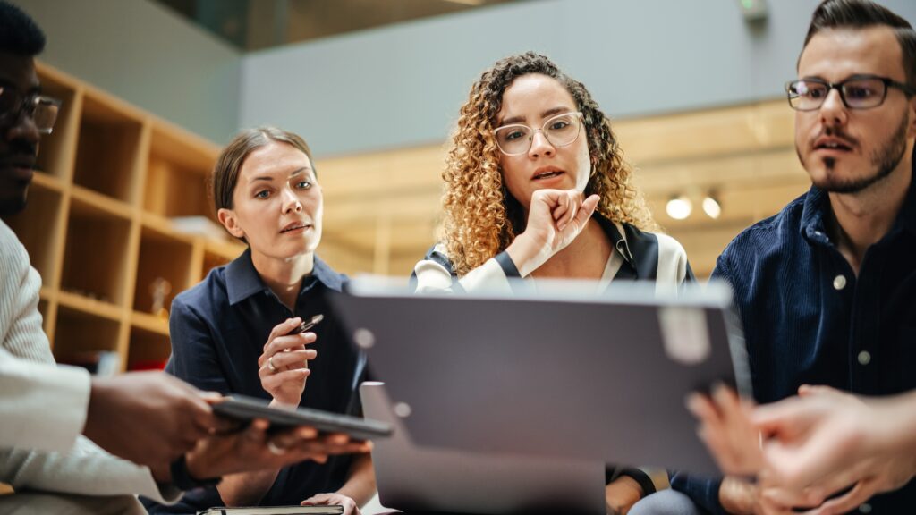 Únicamente el 3% de los trabajadores de TI cuenta con una certificación en IA