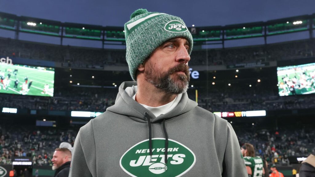 Aaron Rodgers to Skip All of Jets Minicamp for Odd Reason, per Report