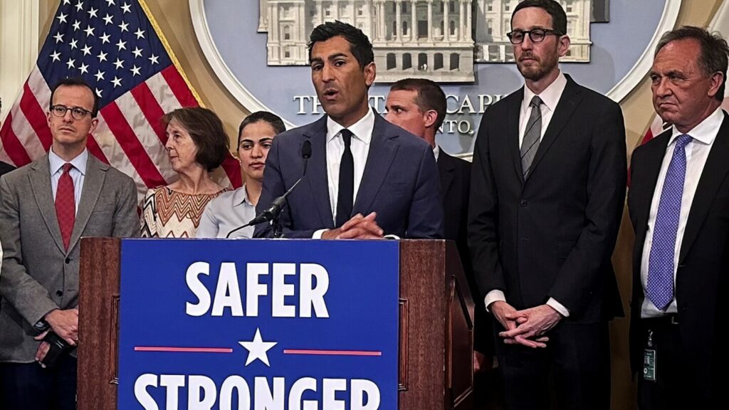 California’s Democratic leaders clash with businesses over curbing retail theft. Here’s what to know