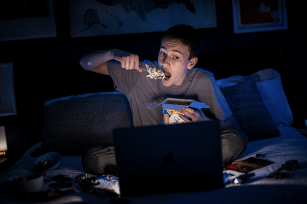 Latest Research in Sleep: Teens Having Late Sleep Pattern Eat More & Delay Tasks