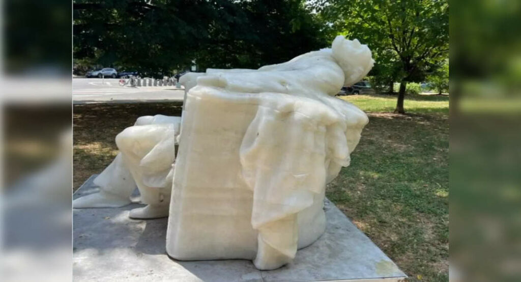 Melting Abraham Lincoln: Heatwave turns DC statue into viral sensation