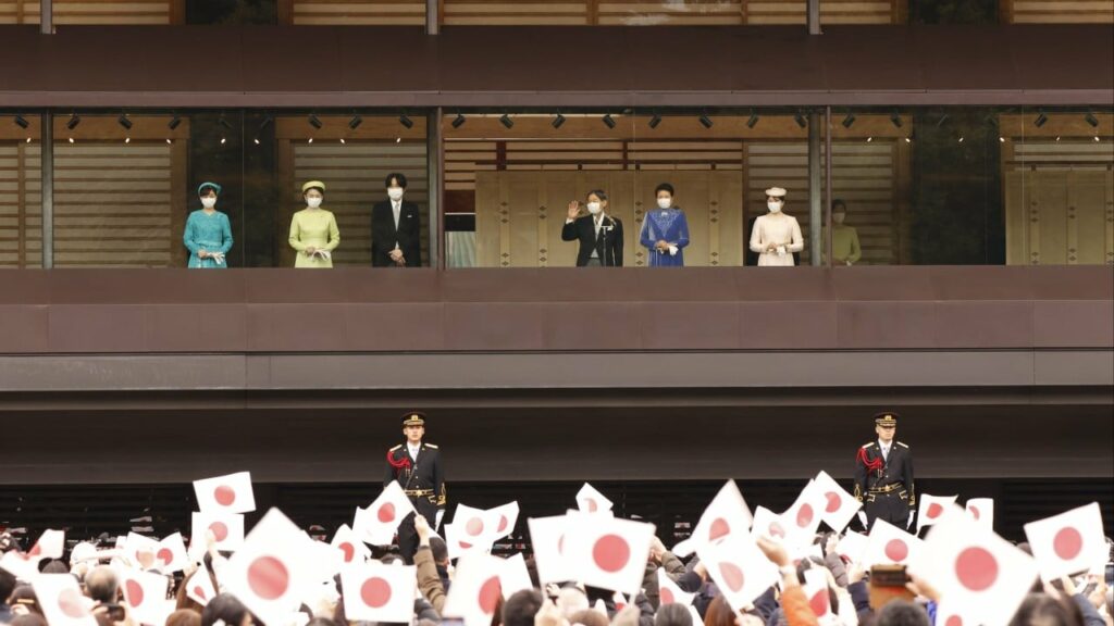 Online savvy young Japanese feel no affinity for imperial family, survey shows