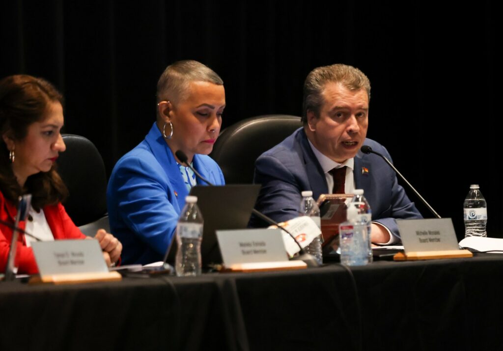 Cracks revealed between Chicago Public Schools and Chicago Teachers Union at June board meeting