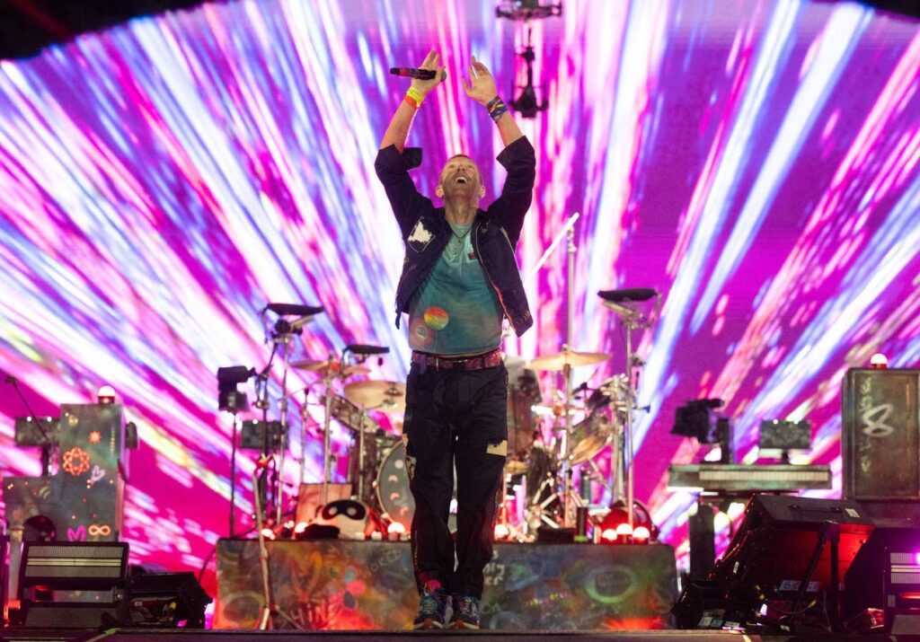 Glastonbury: Coldplay Go Pyro; Crowe, Cruise And McQuarrie “Dad