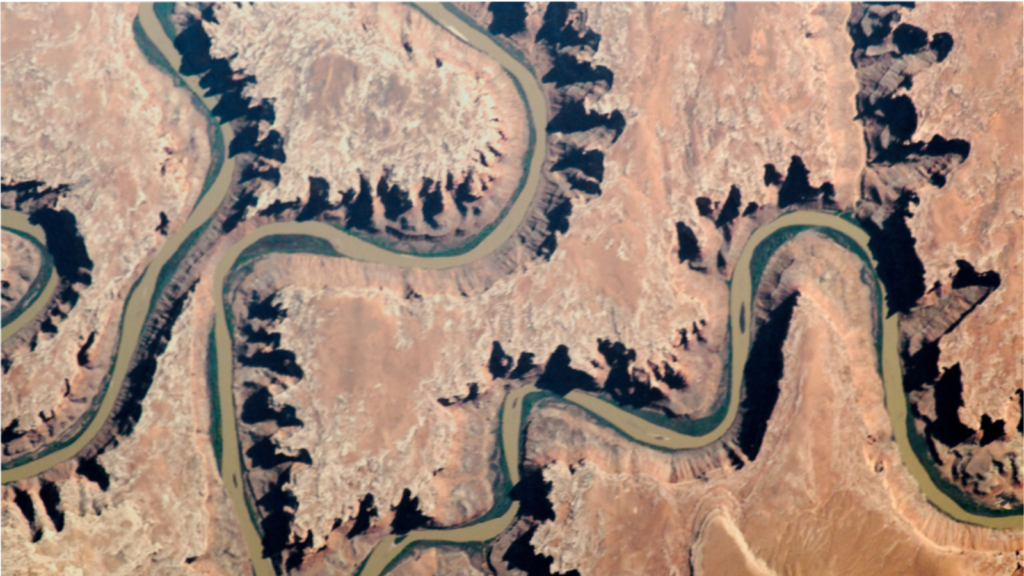 Earth from space: Green River winds through radioactive ‘labyrinth of shadows’