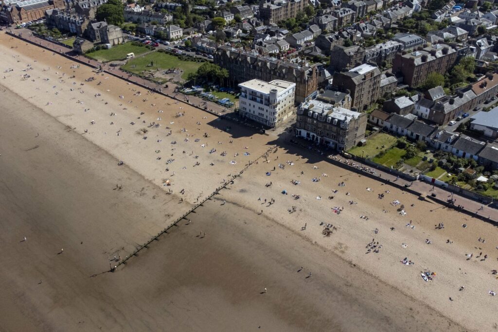 Government ‘missing in action’ on Edinburgh beach pollution incident, MP claims