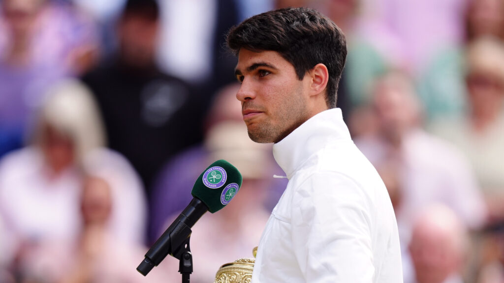 Carlos Alcaraz booed for one reason after winning Wimbledon title