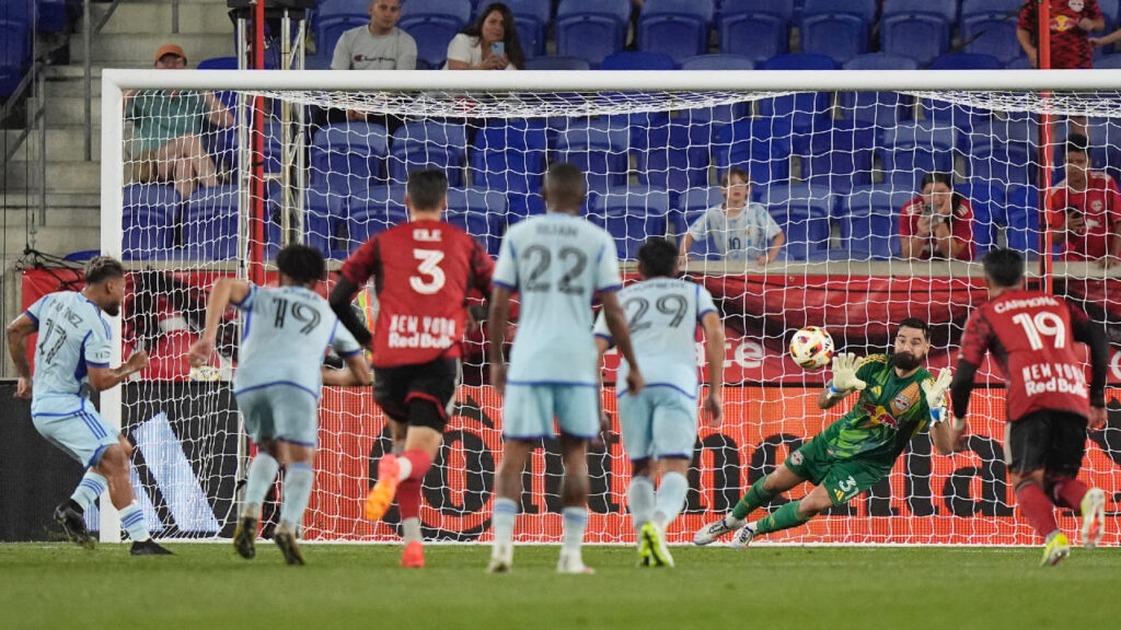 Josef Martinez scores two goals as CF Montreal rallies to draw with Red Bulls