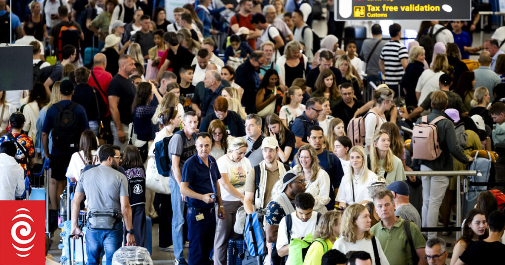 CrowdStrike glitch live on 19 July: Thousands of flights cancelled amid global IT outage