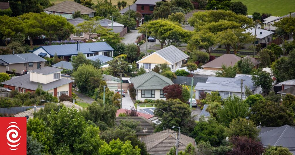 One in five NZers spending half their income on housing