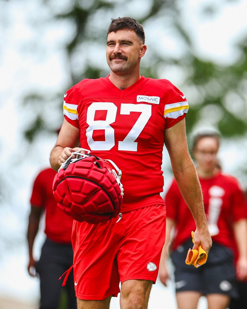 Travis Kelce returns to Kansas City for Chiefs training camp — and brings back the mustache