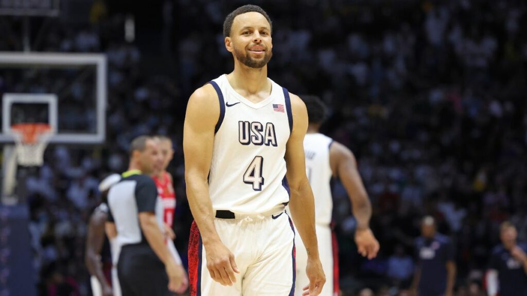 Steph has wholesome interaction with fan buying his Warriors jersey