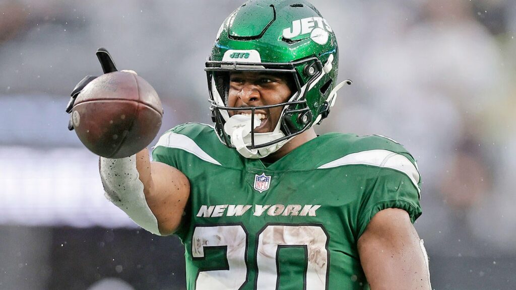 Jets RB Breece Hall guarantees 1,000 rushing yards in 2024