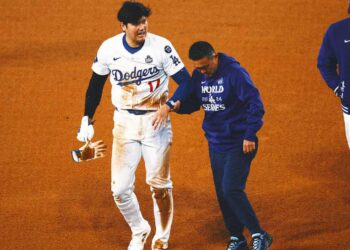 Shohei Ohtani (shoulder) will reportedly be in Dodgers lineup for World Series Game 3