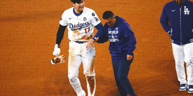 Shohei Ohtani (shoulder) will reportedly be in Dodgers lineup for World Series Game 3