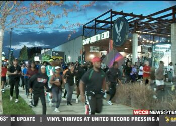 Charlotte Run Club Hosts Early Voting Event Encouraging Young People To Vote