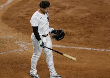 Yankees again let down by offense in World Series Game 3 loss