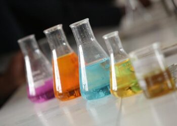 Researchers, politicians rally for science in Seattle as part of national protest against Trump cuts – GeekWire