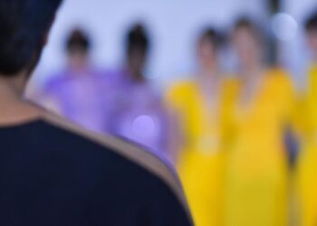 At Paris Fashion Week, designers were all about ‘office glam’ – YakTriNews KAPP-KVEW