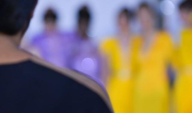 At Paris Fashion Week, designers were all about ‘office glam’ – YakTriNews KAPP-KVEW